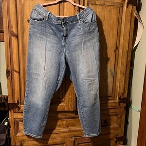 torrid light blue denim jeans with red size tag